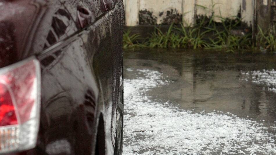 Auto; granizo. Foto: Unsplash.