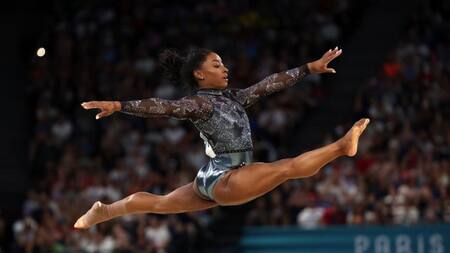 Simone Biles volvió a brillar en los Juegos Olímpicos y se llevó el oro. Foto X.