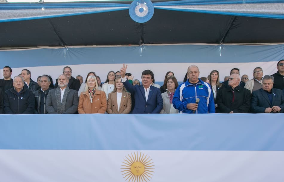 Fernando Espinoza en el acto por el Día de la Independencia