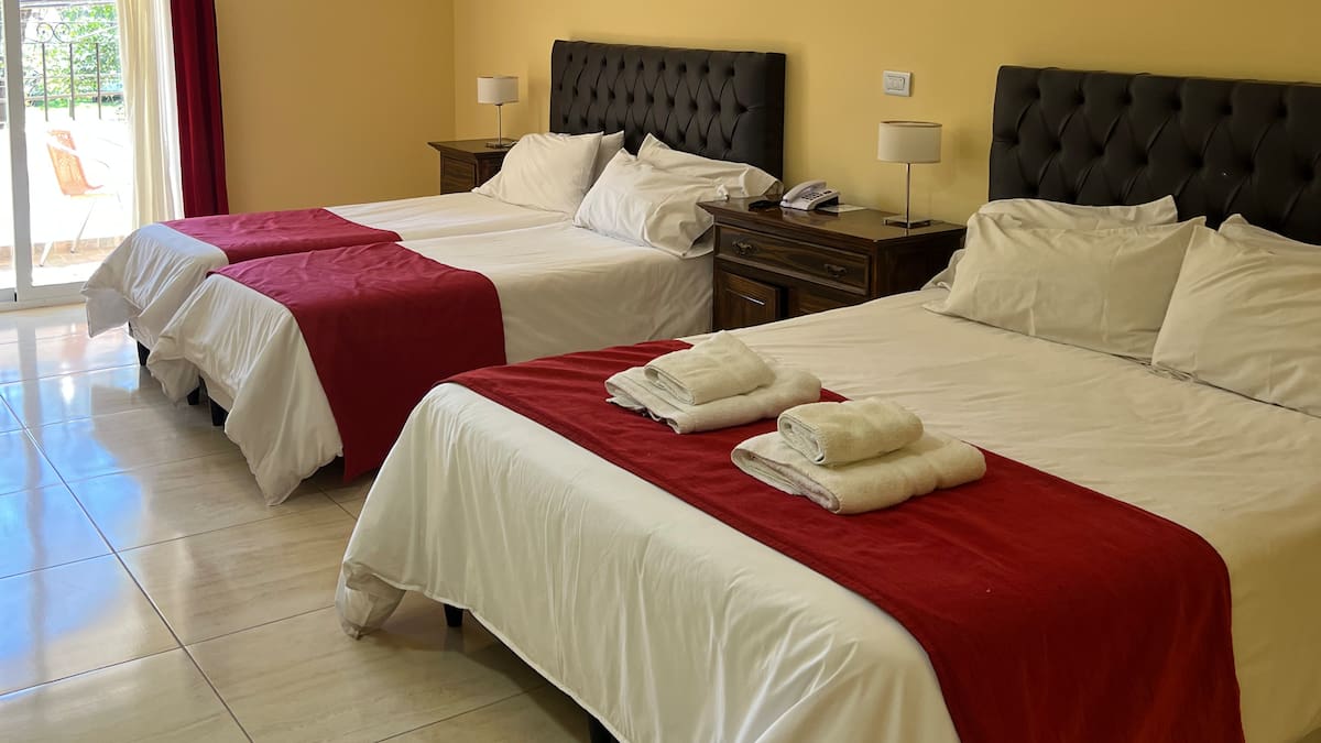 Hotel San Carlos, San Antonio de Areco.