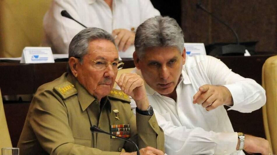 Raúl Castro y Miguel Díaz-Canel - Gobierno de Cuba