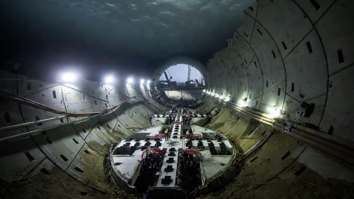 Túnel ferroviario bajo el agua en China.