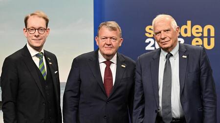 Lars Lokke Rasmussen, Tobias Billstroem y Josep Borrell. Foto: EFE.