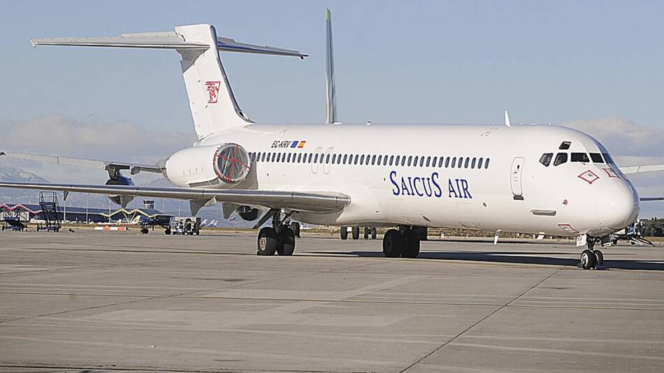 Avión abandonado en el aeropuerto de España