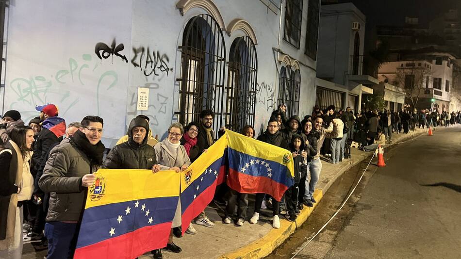 Elecciones de Venezuela en la Embajada en Buenos Aires. Foto: Twitter.