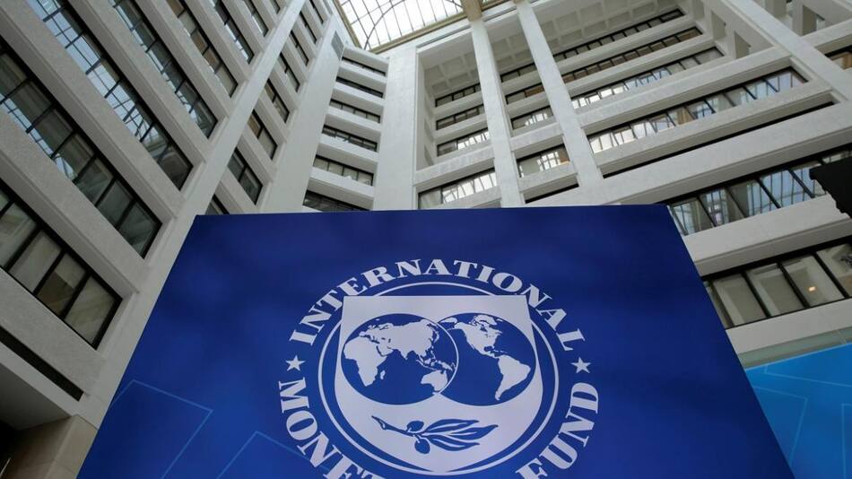 FMI, REUTERS.