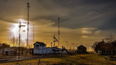 La ciudad queda en el partido de Brandsen.