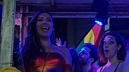 Flor de la V, baile y ovación en la XXIII Marcha del Orgullo, Diario 26