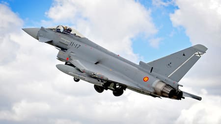 Aviones caza que podría adquirir Indonesia de China.