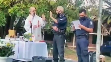 Comunión al aire libre suspendida por la policía