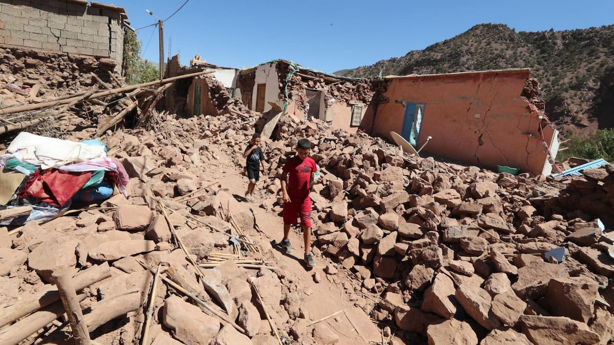 Personas heridas en Marruecos tras el terremoto. Foto: EFE.