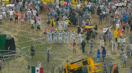 Hinchas argentinos apoyando a Colapinto en Brasil. Foto: F1/ESPN