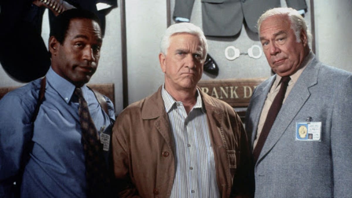 O.J. Simpson en "La pistola desnuda". Foto: X