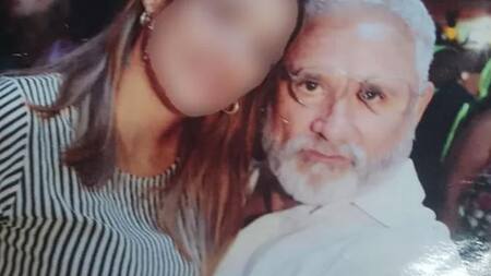 El secuestrador y la víctima, juntos en la foto que se sacaron en el boliche y que fue clave para capturarlo