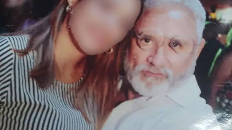 El secuestrador y la víctima, juntos en la foto que se sacaron en el boliche y que fue clave para capturarlo