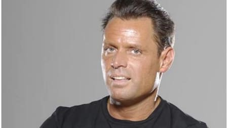 Andrés Rey - Falso Luis Miguel