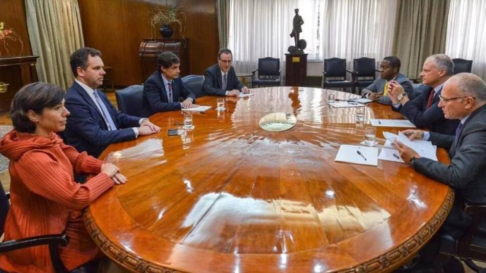FMI, desembolso, equipo económico