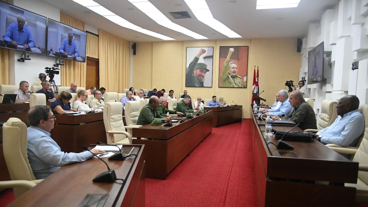 Miguel Diaz- Canel en el encuentro del Partido Comunista de Cuba.