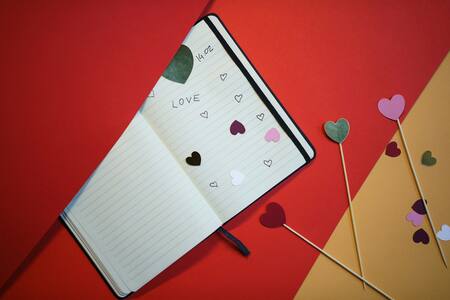 Libreta; amor. Foto: Unsplash.
