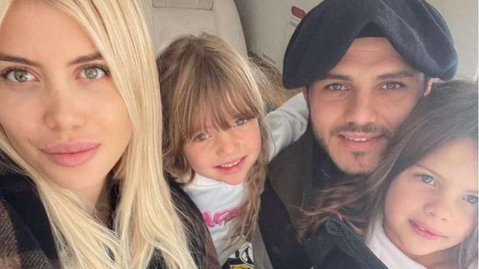 Wanda Nara y Mauro Icardi con sus hijas