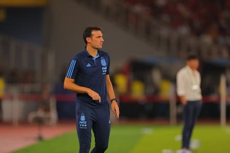 Lionel Scaloni durante el amistoso contra Indonesia. Foto: Twitter @Argentina.