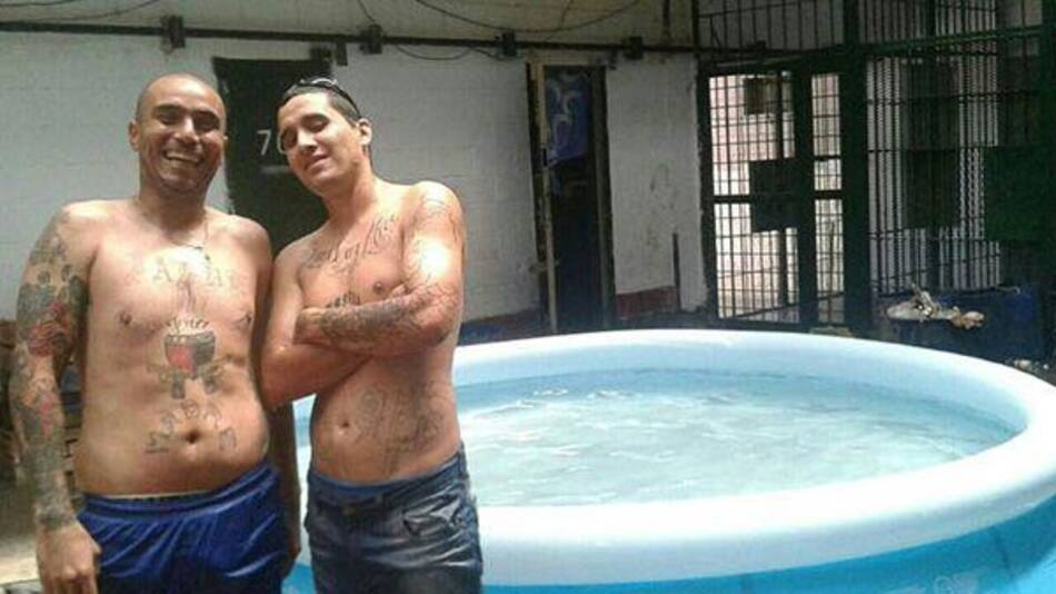 Pileta de lona en cárcel de Coronda - Santa Fe