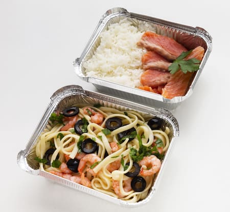 Los peligros de cocinar con papel de aluminio. Foto: Freepik