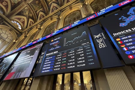 Los mercados financieros mundiales continúan reaccionando a los aranceles recíprocos que el presidente de Estados Unidos, Donald Trump, implementó esta semana. EFE/ Altea Tejido