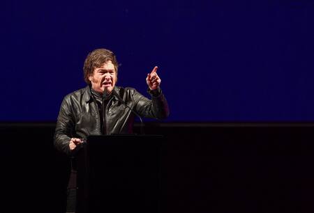 Javier Milei en Parque Lezama. Foto: Reuters