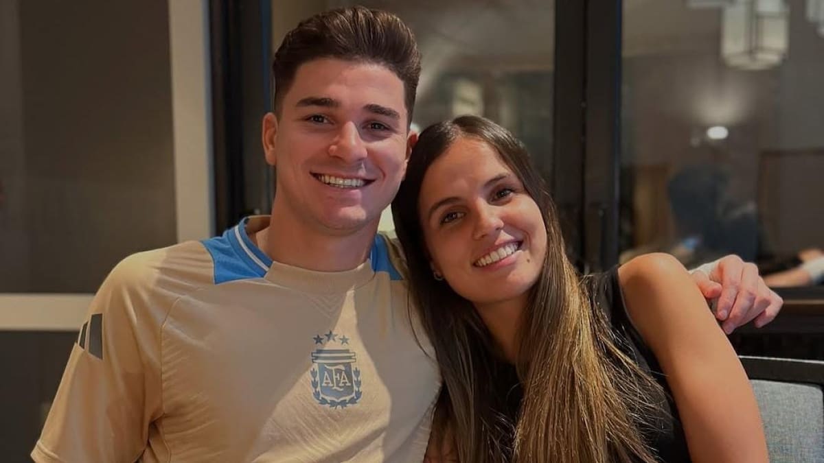 Julián Álvarez y su pareja, Emilia Ferrero. Foto: Instagram / emiliafferro.