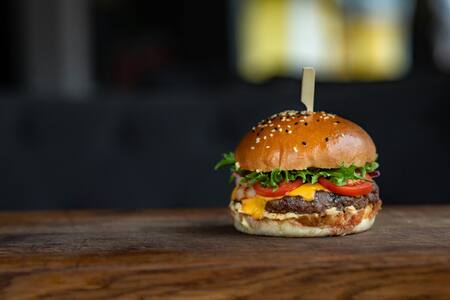 Hamburguesas con descuento. Foto: Pexels.