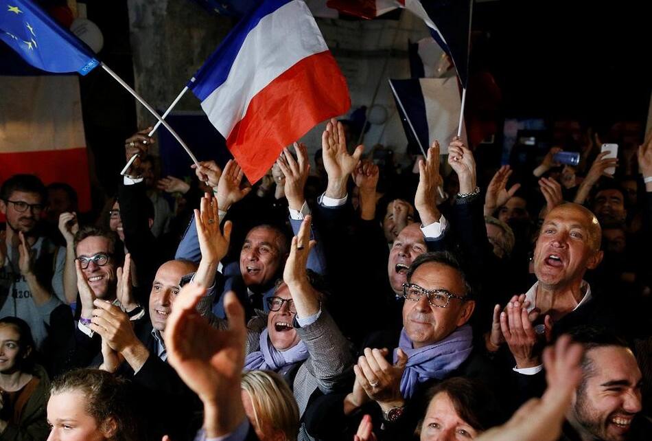 Festejo de votantes de Macron
