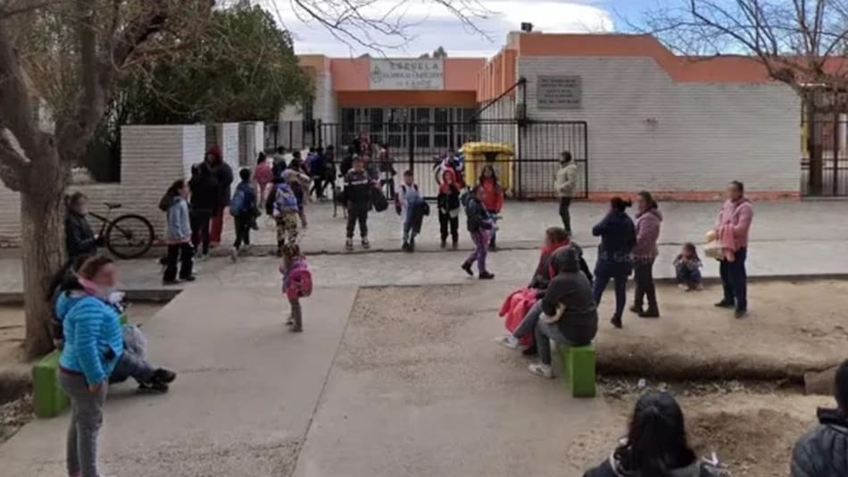 Una niña de 10 años sufrió graves quemaduras tras la explosión de un experimento escolar.