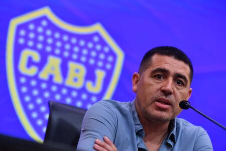 Conferencia de prensa de Juan Román Riquelme en Boca. Foto: Telam.