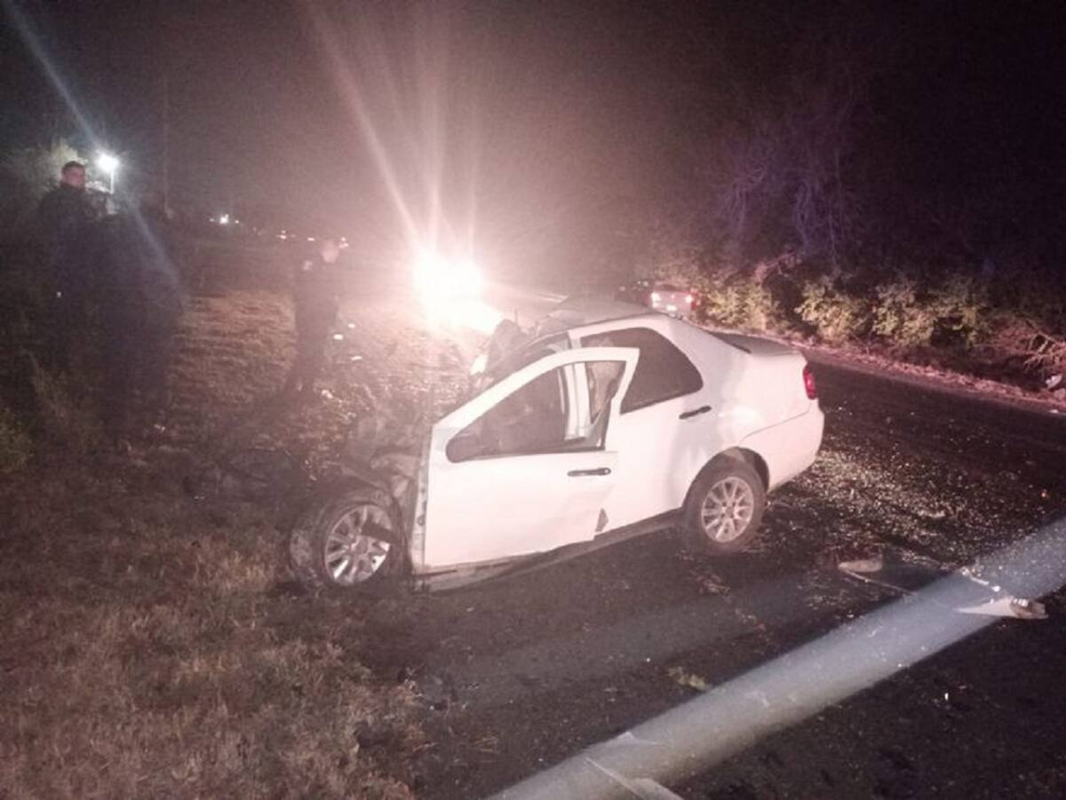 Choque entre un auto y un micro en Córdoba. Foto: gentileza Cadena 3.