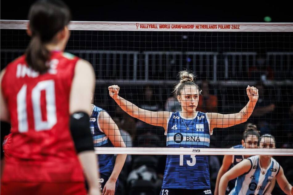 Las Panteras contra Japón. Foto: Twitter @Voley_FeVA.