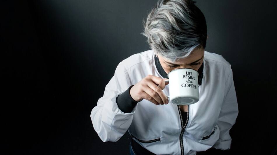 Cabello canoso. Foto: Unsplash.