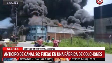 Incendio en fábrica de colchones de Camino de Cintura (Canal 26)