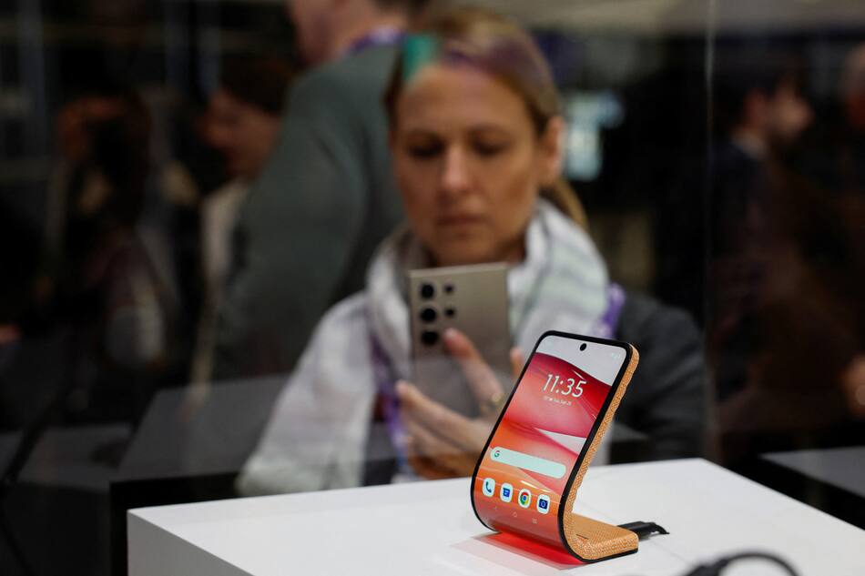 Este nuevo dispositivo puede mantenerse en pie sin necesidad de un trípode. Foto: Reuters.