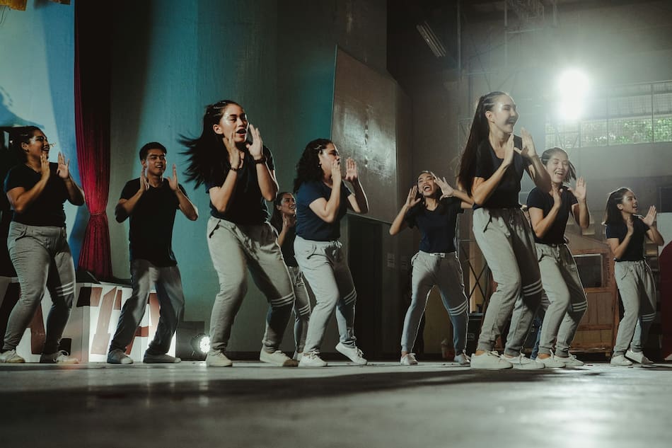 Bailar, grupo, coreografía. Foto: Unsplash.