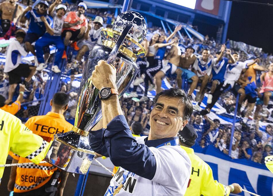 Gustavo Quinteros, en la mira de Boca. Foto: X @Velez