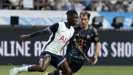 Yves Bissouma, jugador del Tottenham. Foto: Reuters.