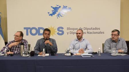 Reunión de trabajo de Massa, Guzmán, Martínez, Heller y Aparicio en previa a tratamiento por acuerdo con FMI