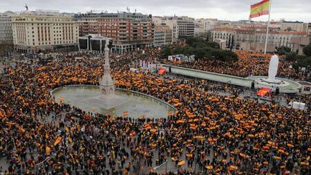 Multitudinaria marcha en España contra gobierno español - Foto Reuters