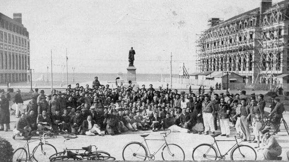 Obreros que participaron en la construcción del complejo de Mar del Plata