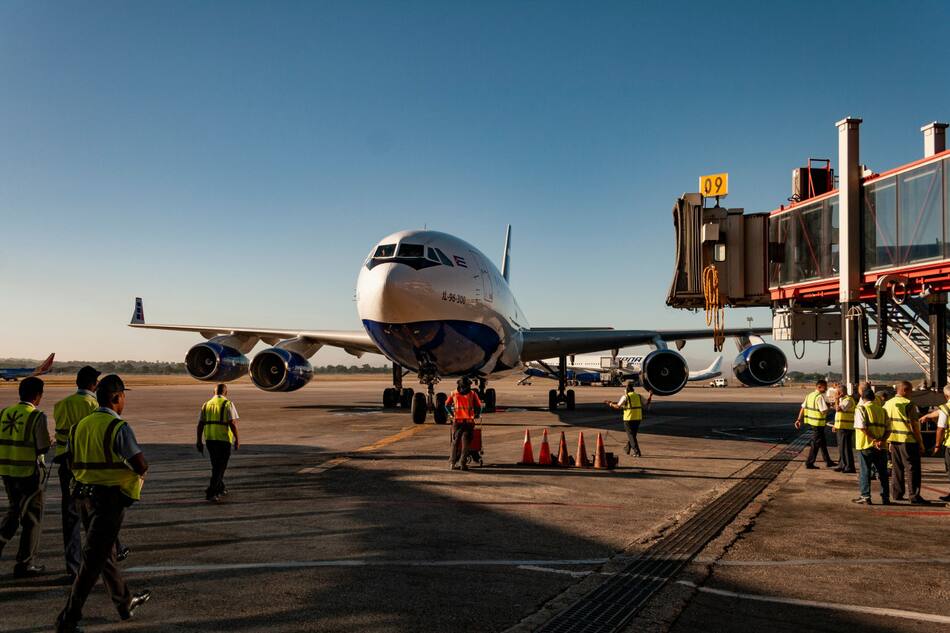 El paro nacional afectará a los aeropuertos de todo el país. Foto: Unsplash.