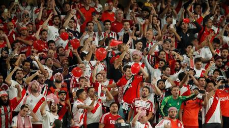 Hinchas - Al Ain vs River - Mundial de Clubes Reuters
