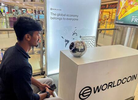 La plataforma Worldcoin busca crear una identificación digital única para cada individuo en el planeta. Foto: Reuters.