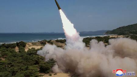 Lanzamiento de misiles desde Corea del Norte. Foto: Reuters.