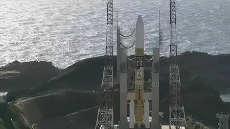 El cohete transporta un satélite de investigación desarrollado por JAXA, la NASA y la Agencia Espacial Europea (ESA). Foto: captura de pantalla EFE.